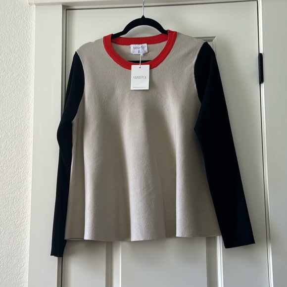 compania fantastica Sweaters - NWT Compania Fantastica Size Medium lightweight Colorblock Sweater